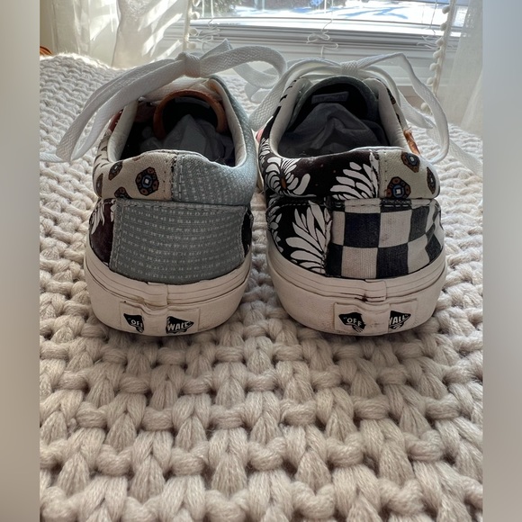 Tiger Patch Vans - Picture 4 of 10